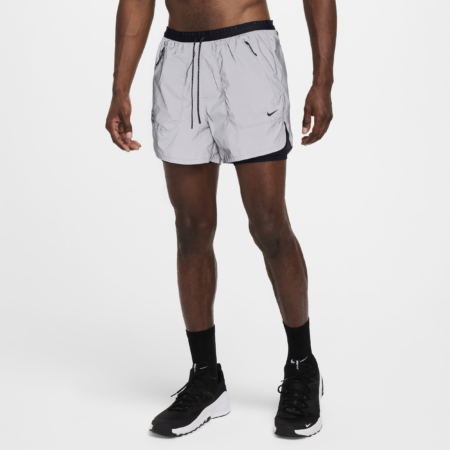 Nike Running Division Dri-FIT ADV Reflective 2-i-1-løbeshorts til mænd (10 cm) - grå