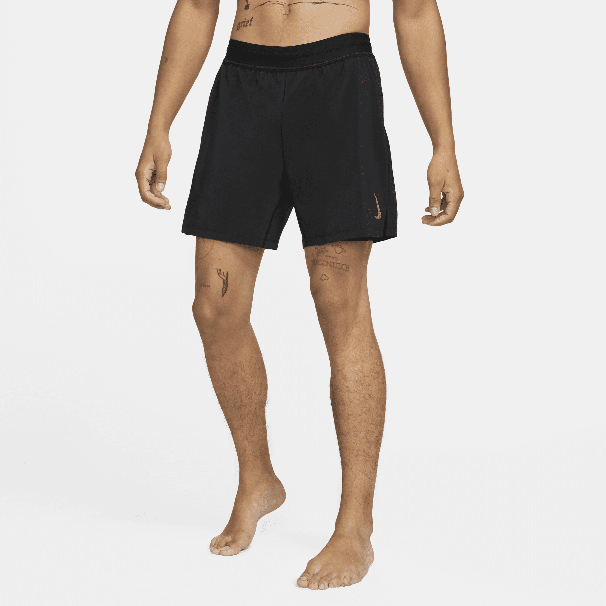 Nike Yoga-2-i-1-shorts til mænd - sort